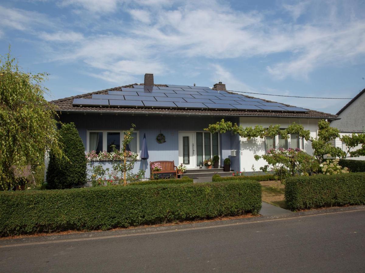 Apartment In Niederehe Near The Forest Üxheim エクステリア 写真
